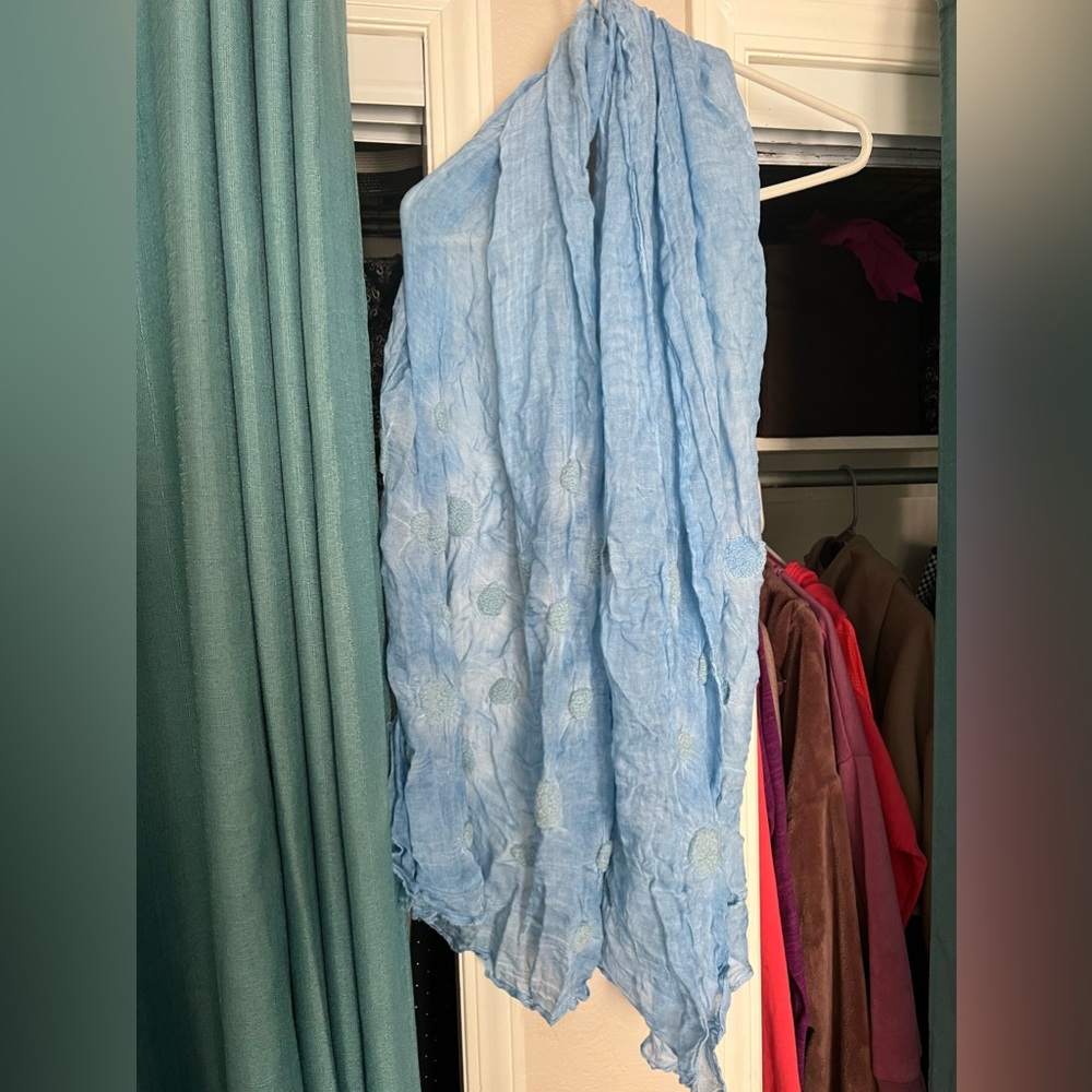 Blue flower embroidered scarf